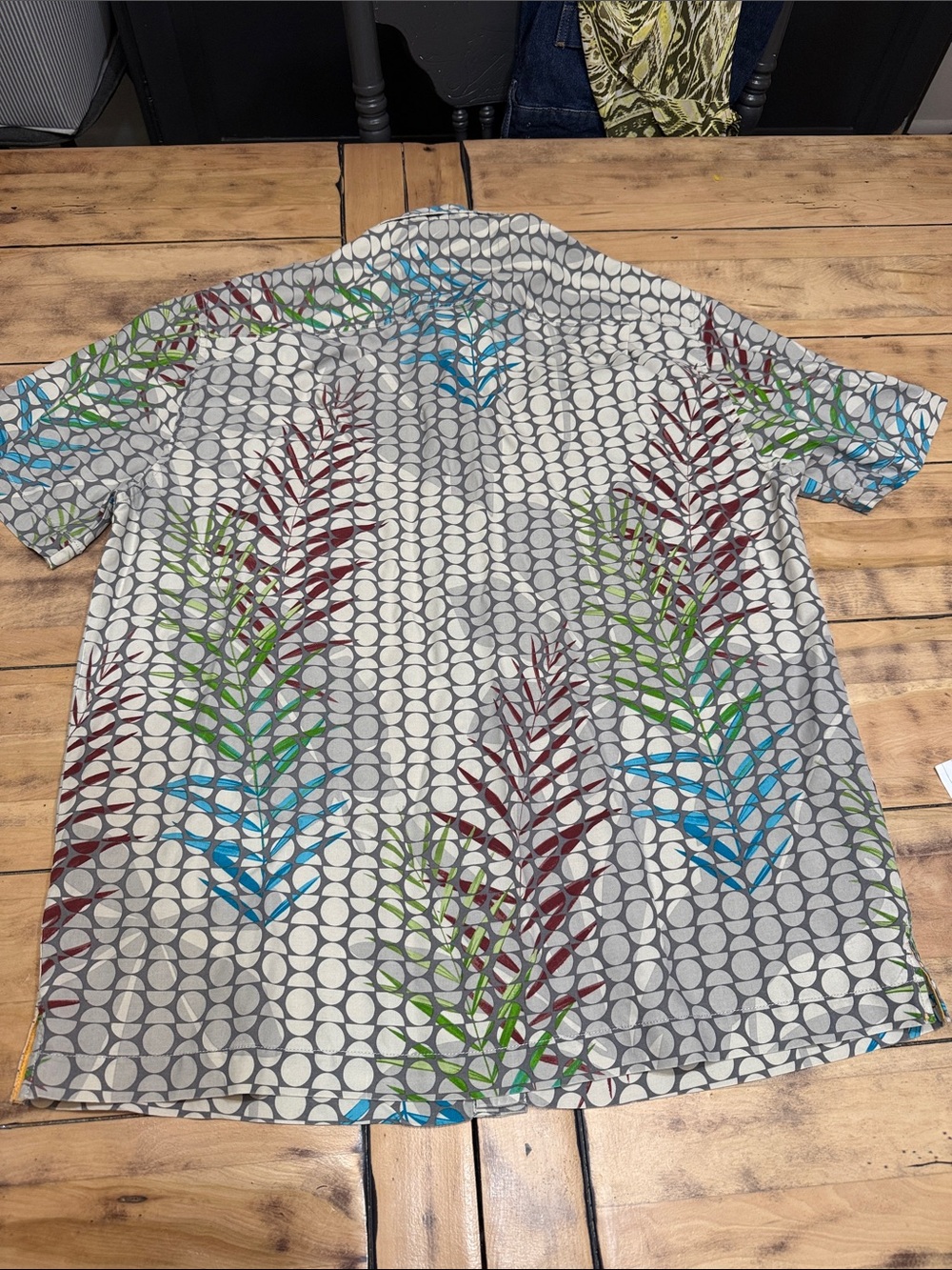 Tommy Bahama Gray Short-Sleeve Button-Down with Multicolor Fern Print - Picture 5 of 5